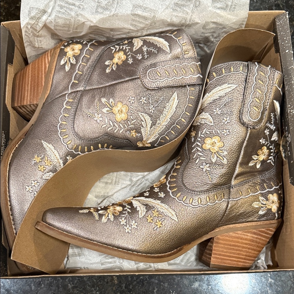Dingo Western Ankle Boots - primrose